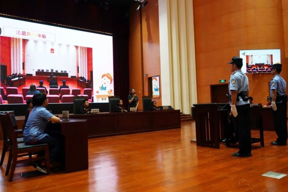 "六一"儿童节丨"法"伴成长,"爱"也随行