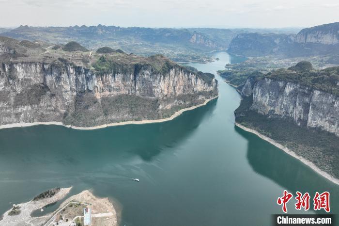 航拍贵州黔西河流春景美如画_腾讯新闻