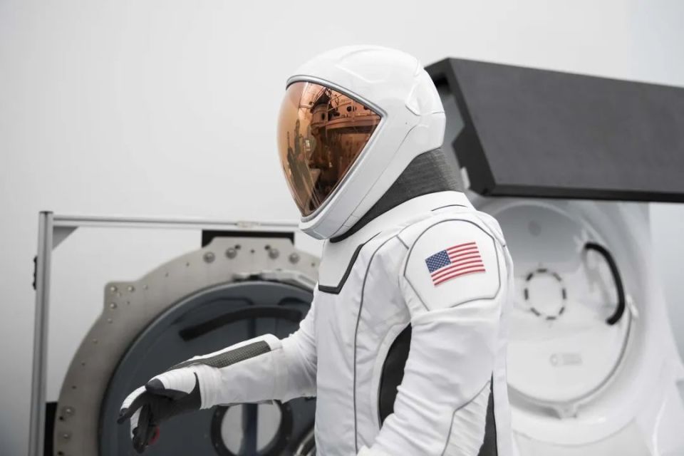 马斯克和米莱共同出席2024年米尔肯研究院全球峰会
