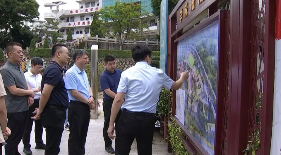 全县共设安溪一中,铭选中学,安溪六中,梧桐中学,恒兴中学,沼涛中学6个