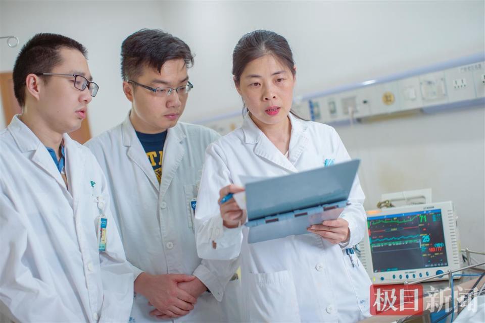 魅力医生|“护心医生”胡立群：导丝为“弦”校准生命节拍_腾讯新闻