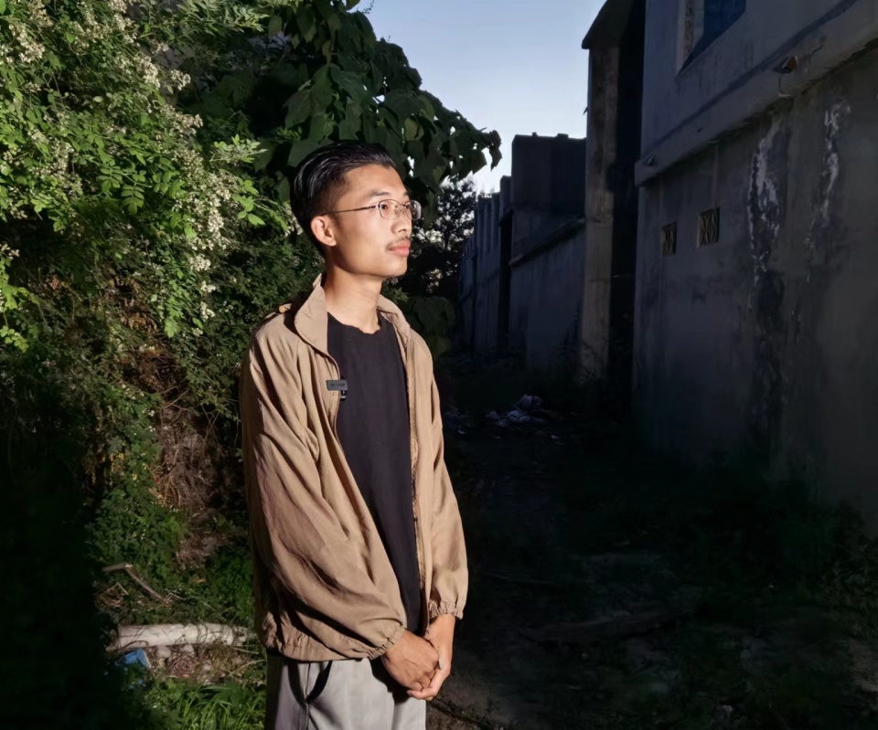 郭有才爆火后:被流量击中的人和城