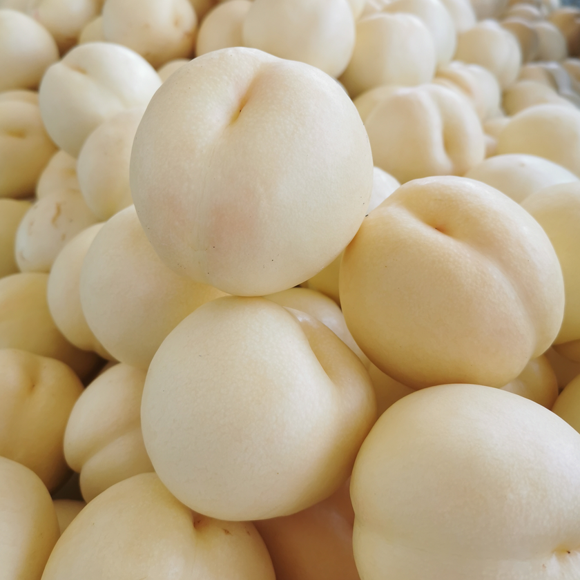 黄油桃再次刷新我对桃子的认知一款白色的油桃就在夏天刚走,秋天刚