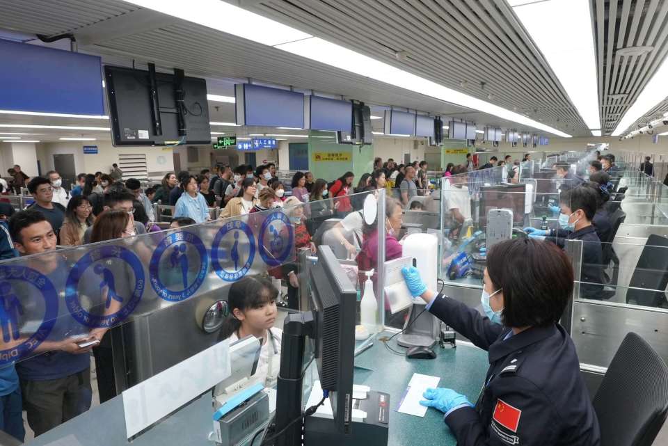 深圳罗湖口岸将迎来客流高峰