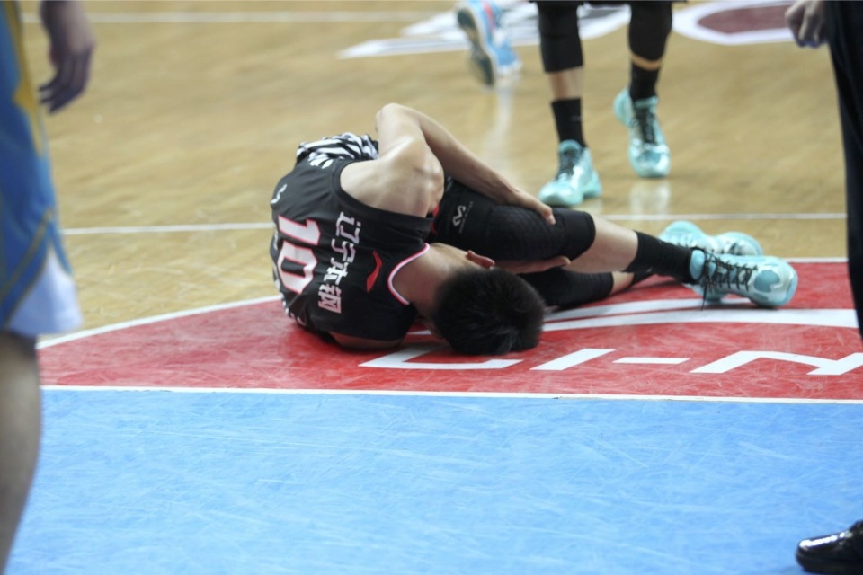 唯一一个不是辽宁人的辽宁队球员,郭士强当成宝,杨鸣却骂他胆小