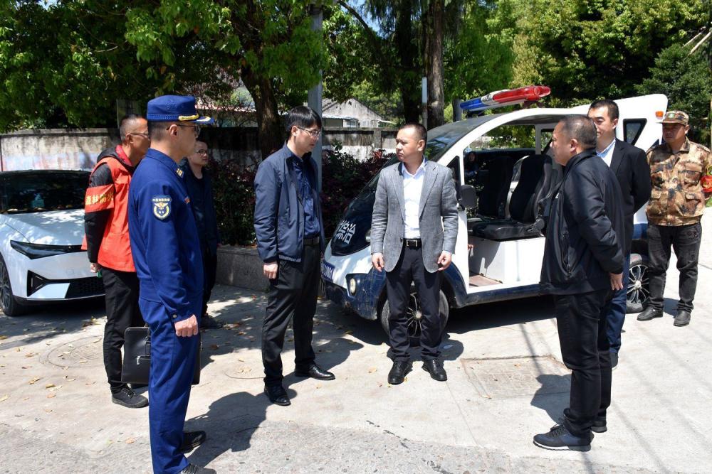 温州永嘉县长吴呈钱率队开展森林防火和消防工作督导检查_腾讯新闻