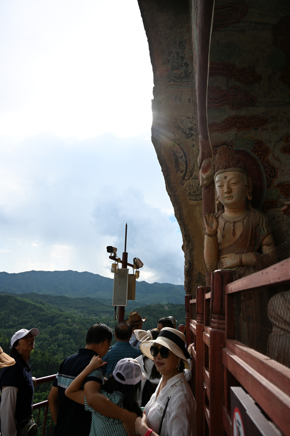 新华社记者 马宁 摄这是7月29日拍摄的麦积山石窟(无人机照片).