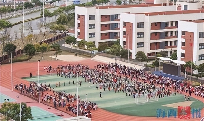 记者 陈理杰 摄一边是厦门一中思明分校,外国语学校附属小学洪文校区