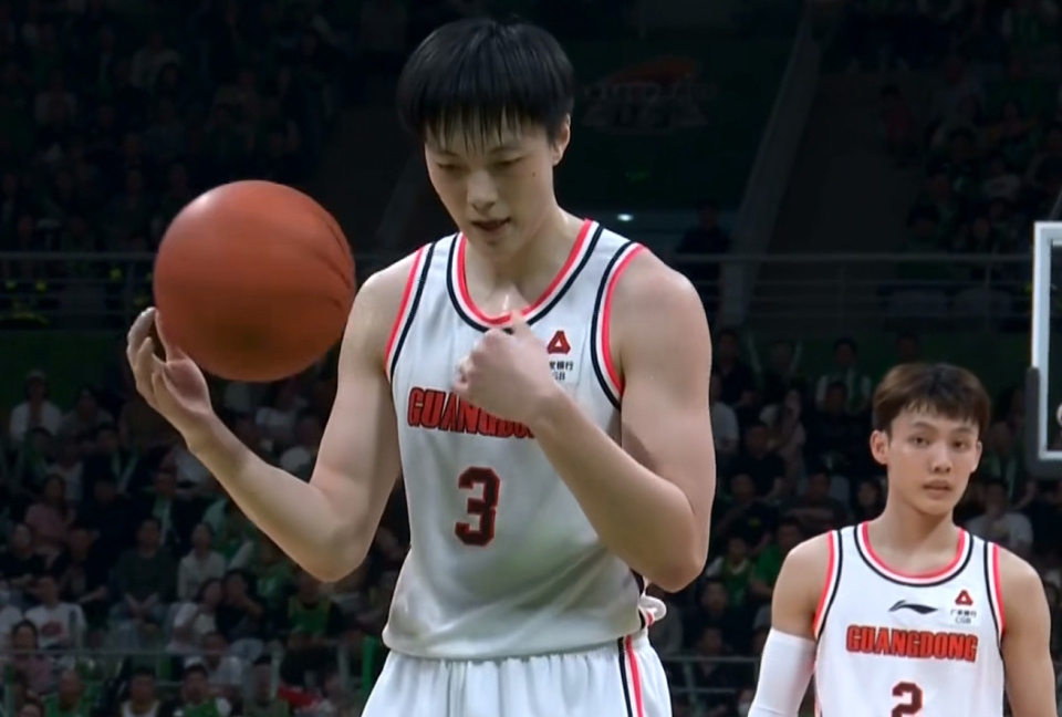 cba休赛期第一"大鱼"!广东男篮想要重金截胡?_腾讯新闻