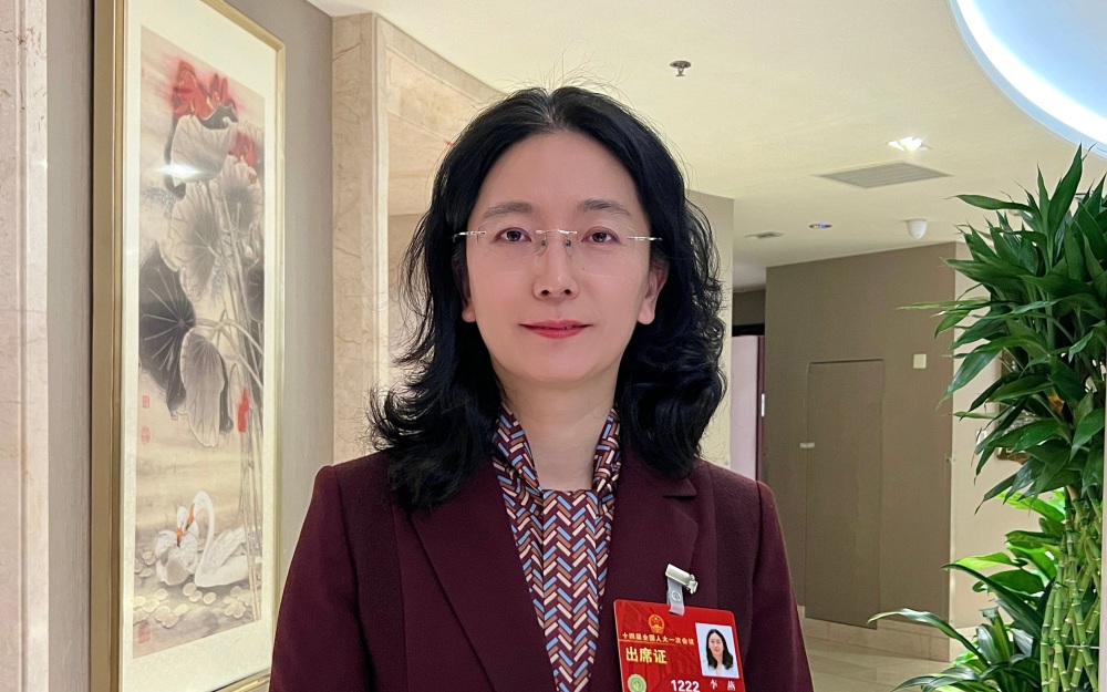 全国人大代表李燕:建立健全研究型医生培养机制·声音侯蓉:成都熊猫