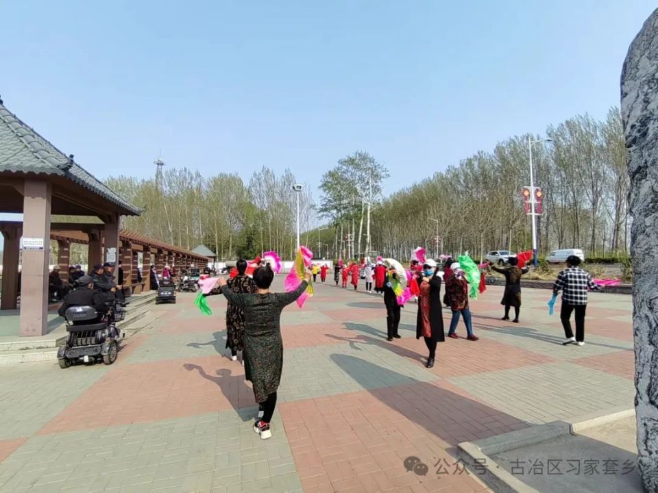习家套乡西李家套村开展"舞动邻里 快乐生活"活动