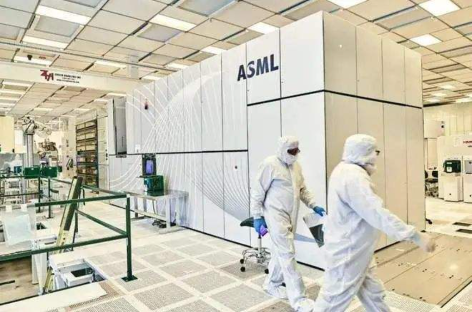 美国质疑EUV光刻机已流入中国大陆，ASML回怼：绝无可能_腾讯新闻
