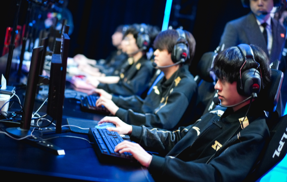 rng无缘季后赛nip官博疯狂嘲讽!letme放话赶紧放假