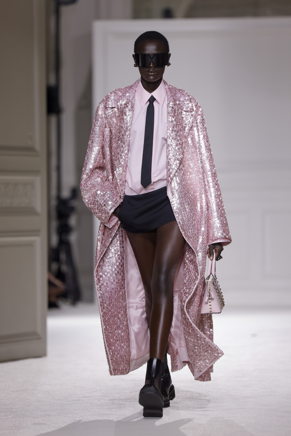 (外代二线)巴黎时装周——华伦天奴品牌时装秀(2)_腾讯新闻