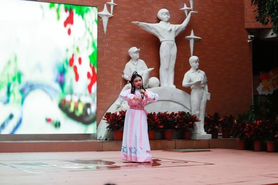 广东省少儿戏曲荟萃中"十佳金花",广东省青少年曲艺"明日之星"一等