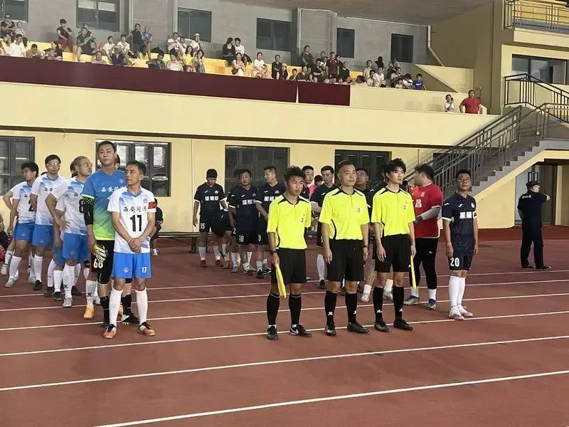 草根赛事点燃夏日激情 西安市2025人民体育场足球联赛掀热潮