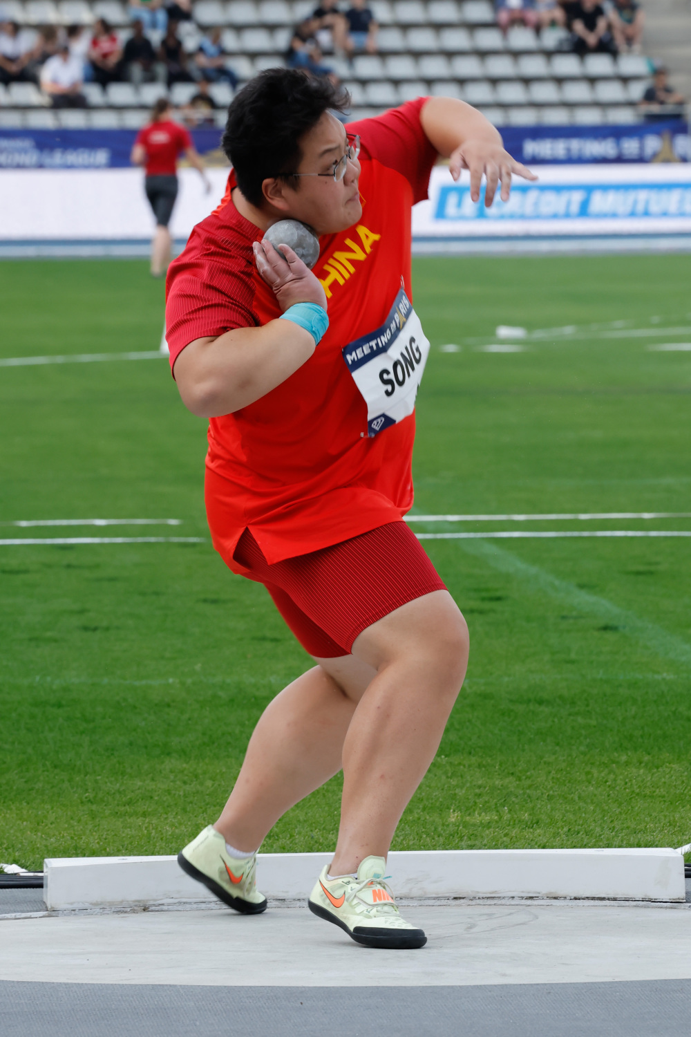 中国铅球运动员女子图片