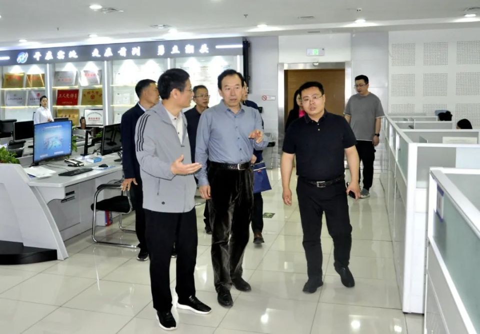 听取汇报后,郭志强副局长对市城管局利用智能化,信息化手段提升城市