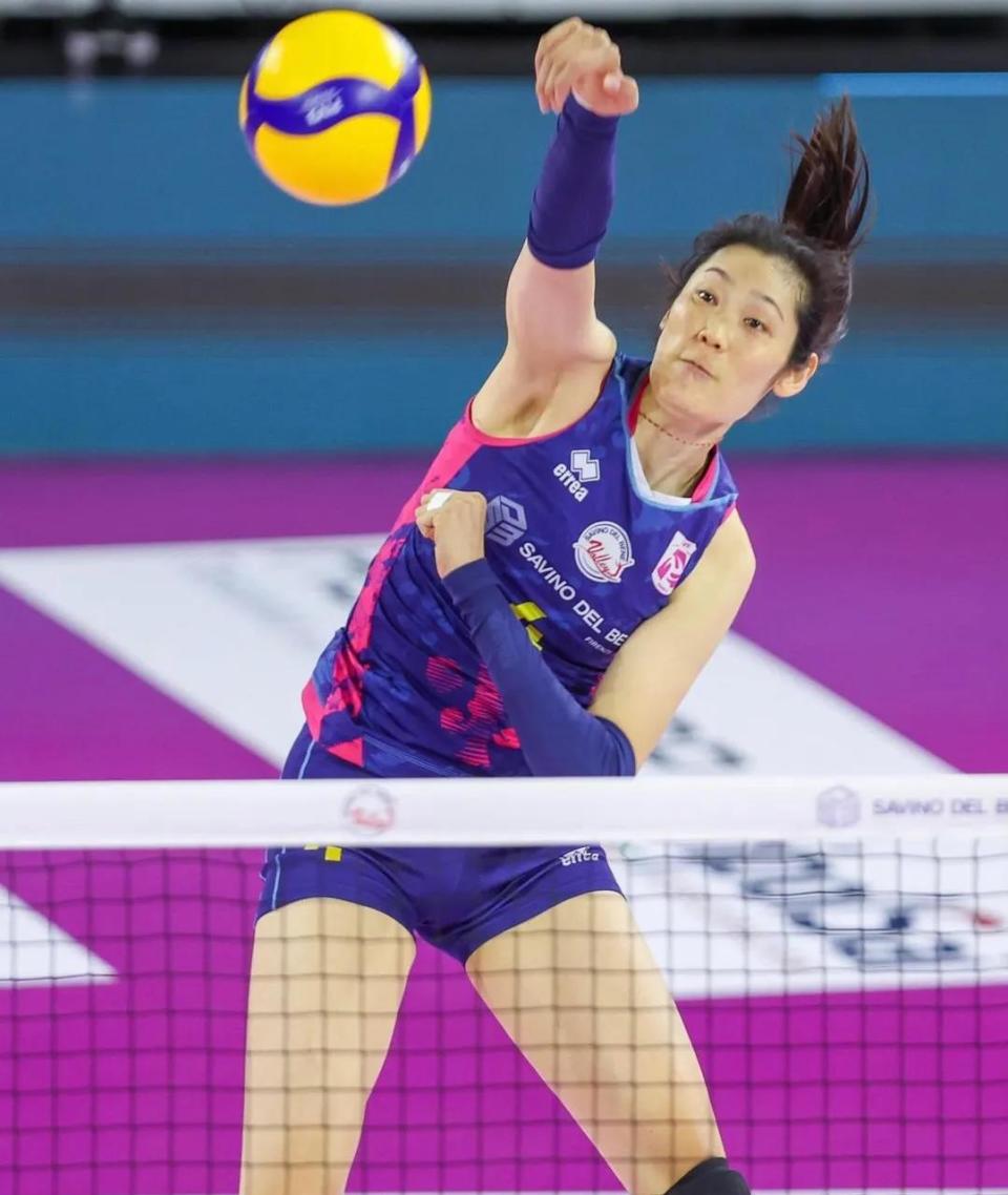 土媒介绍朱婷唯一可以各方面攀登顶峰的人反而自己人黑得最凶