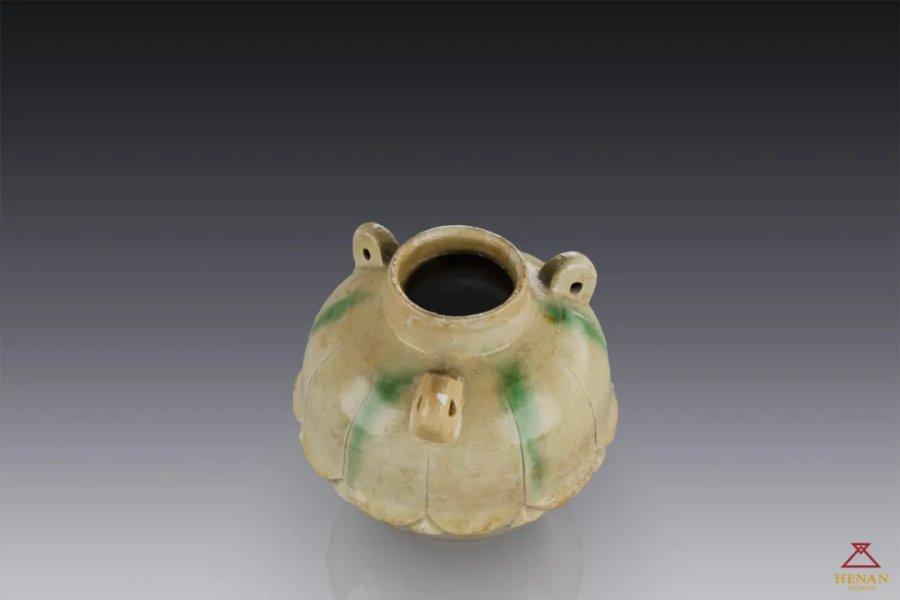 博物院丨白釉绿彩三系瓷罐：最早的白瓷-腾讯新闻