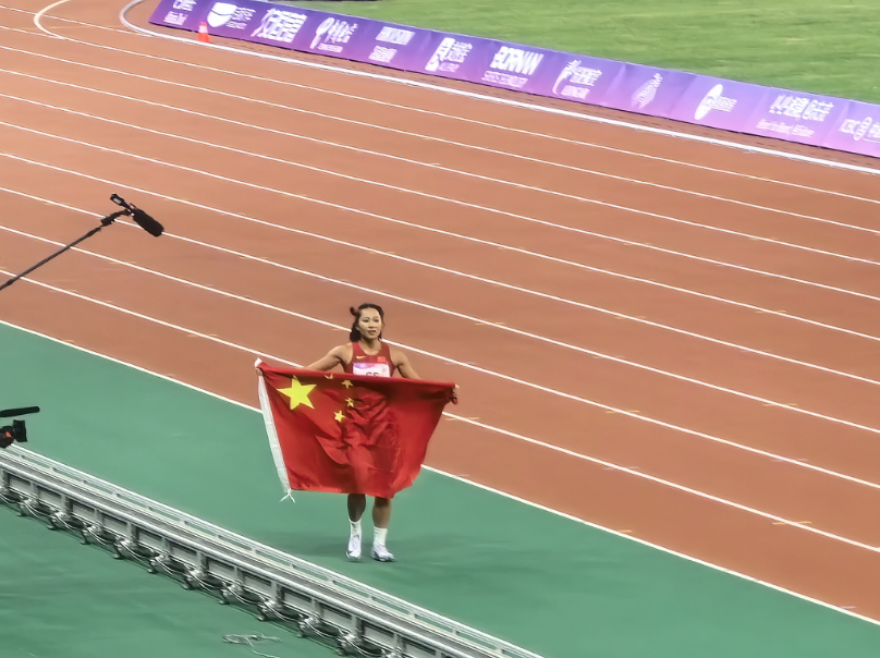 亚运会田径女子百米决赛,葛曼棋摘金_腾讯新闻