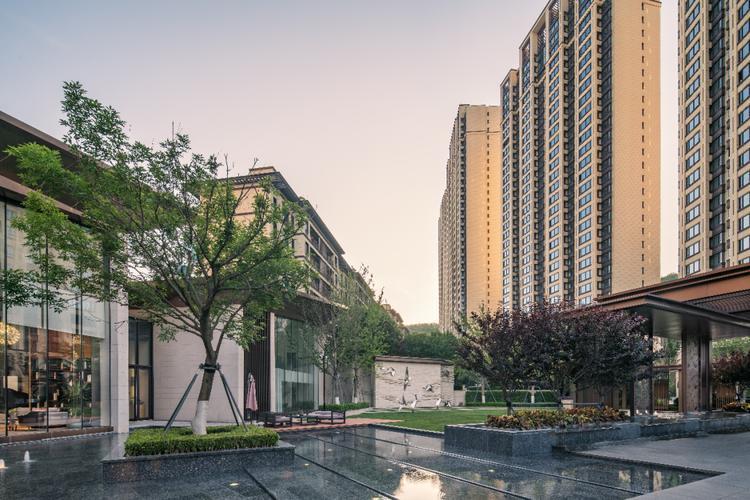 大连华润置地半山悦景售楼中心电话:400-016-9676转6666"官方"24小时