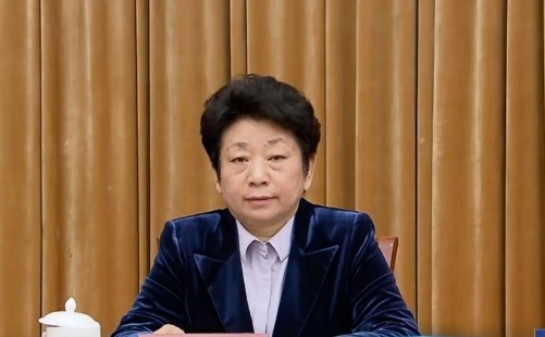 黄莉新当选上海市人大常委会主任_腾讯新闻