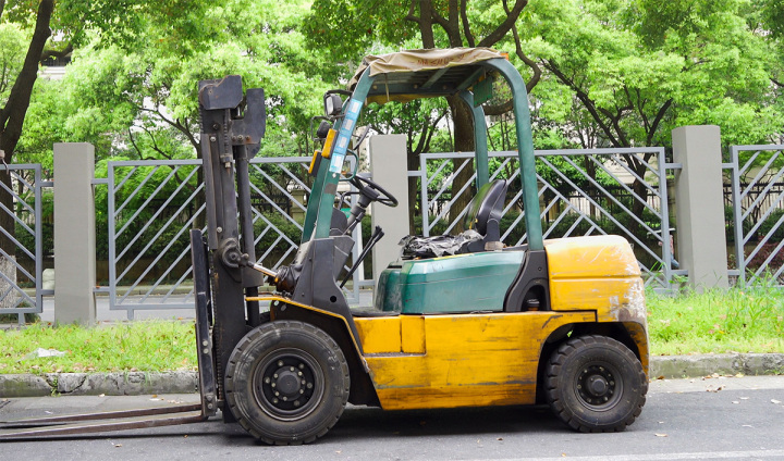 杭州市首台老旧柴油叉车替换完成,新能源花落谁家?_腾讯新闻