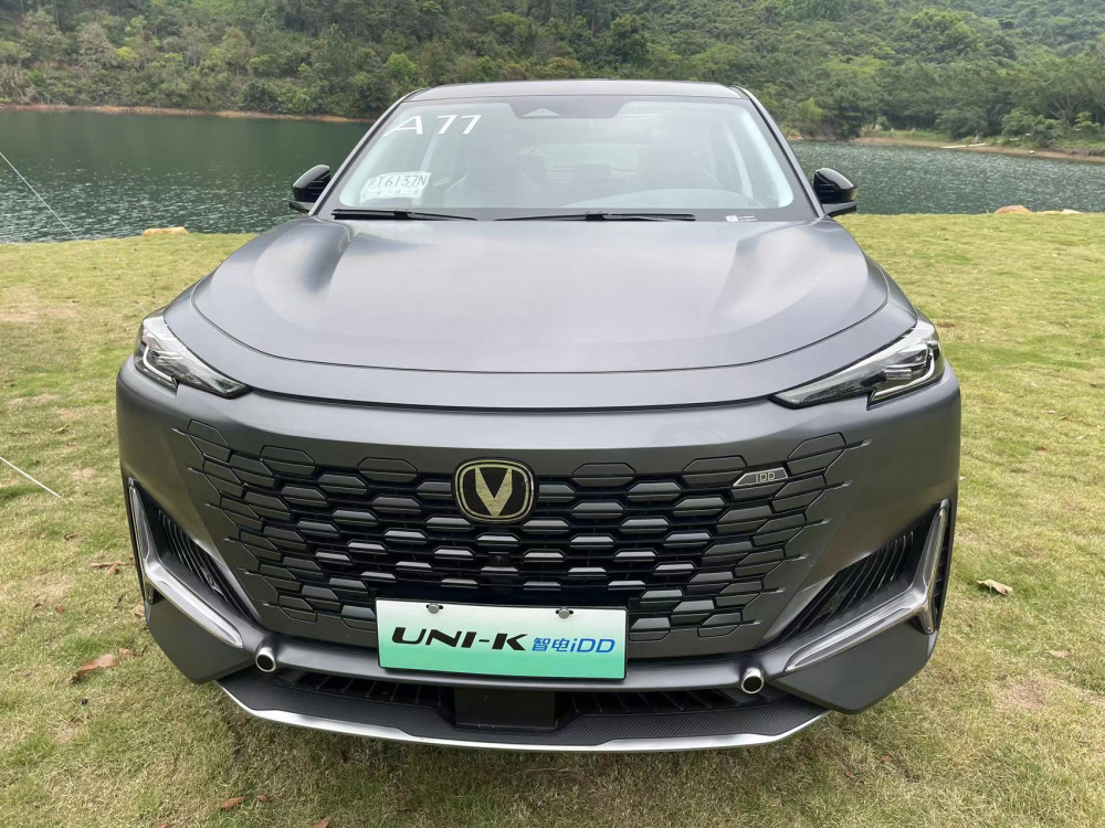 试驾长安unik智电idd:大五座的中型suv,驾乘舒适还特别省油!