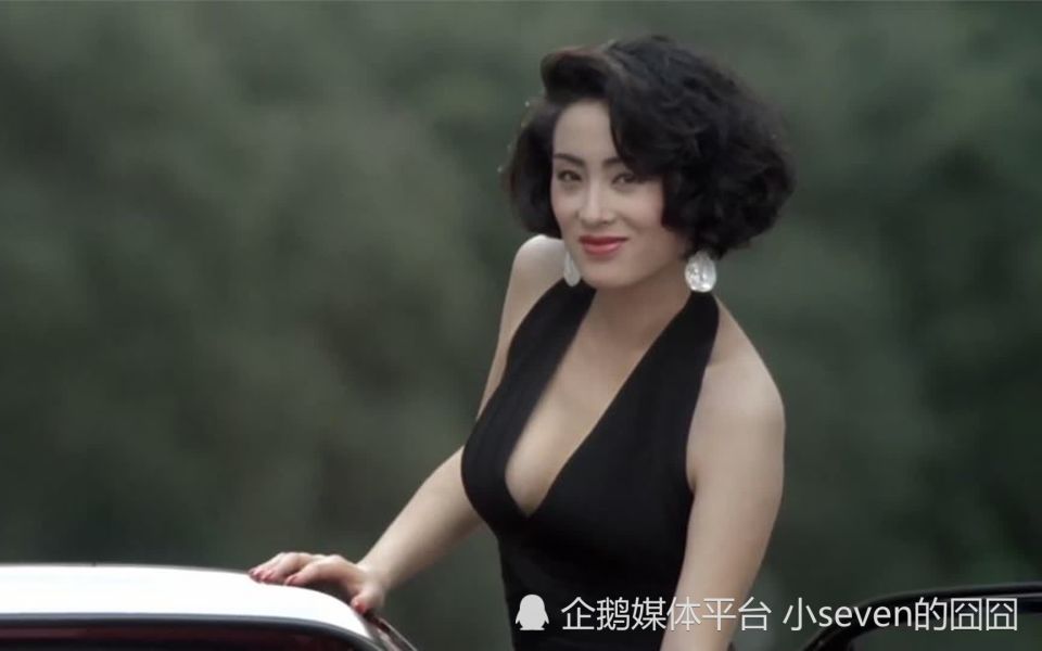 56岁女神张敏近照曝光,老了身材暴瘦干瘪,被采访时笑得很开心_腾讯