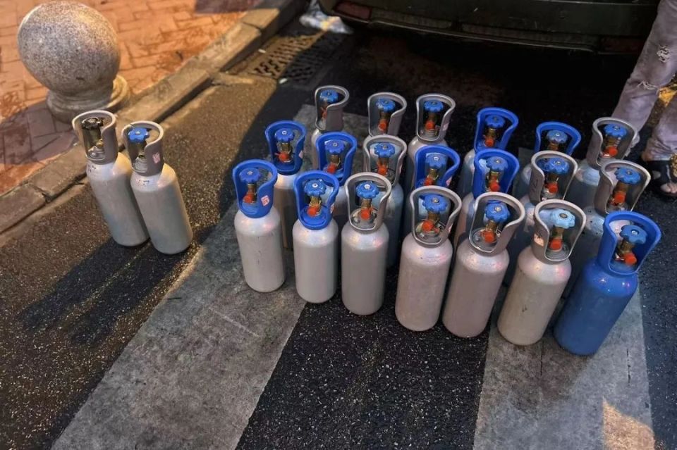 四川合江公安破获一起非法经营"笑气"案