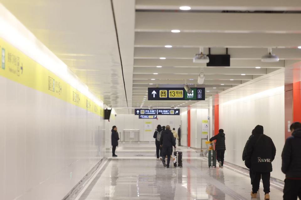 京港地铁17号线望京西站今起开通，三线换乘均在地下完成_腾讯新闻