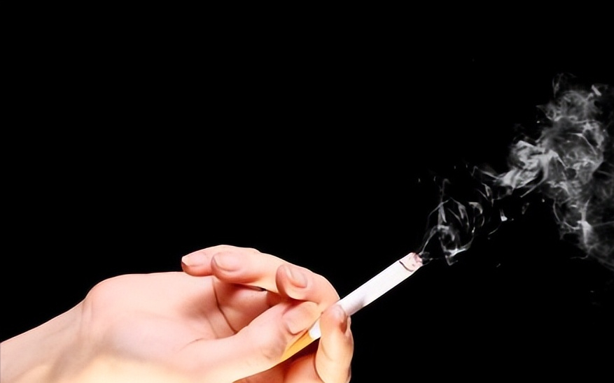 抽烟不抽多就可以?提醒:这3种人真不建议抽,别拿健康开玩笑