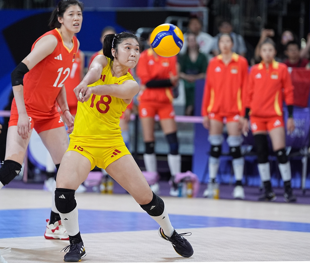 巴黎奥运会丨排球——女子小组赛:中国胜法国