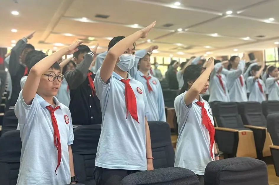 前女足国脚浦玮走进杨浦校园,激励学生们用拼搏书写最美青春