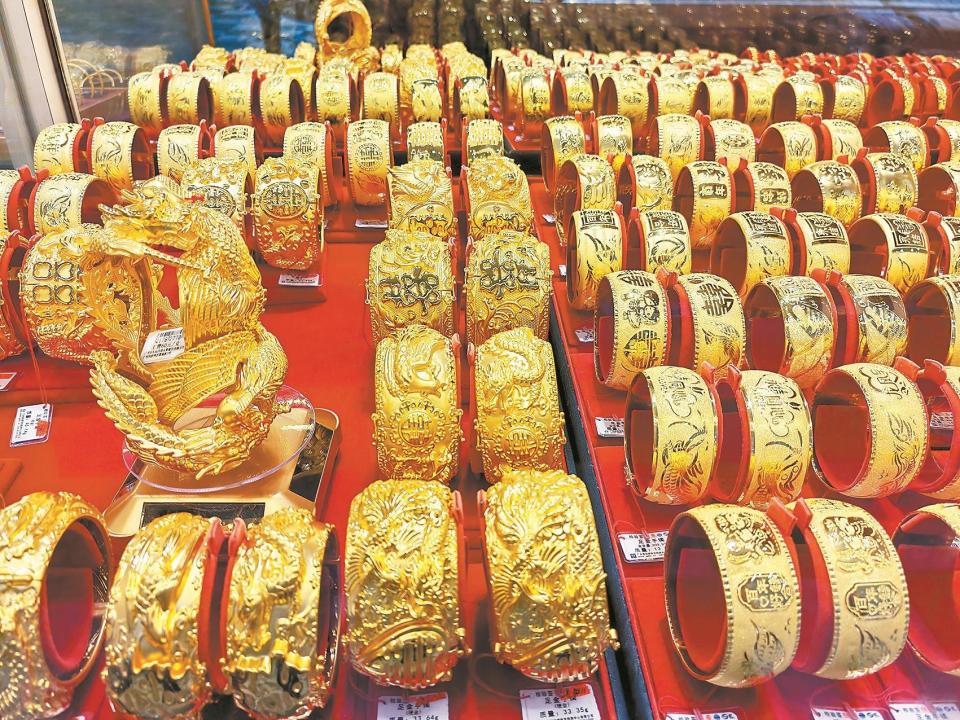 黄金回收检测靠谱吗? 金饰纯度惹争议两店价差七千元