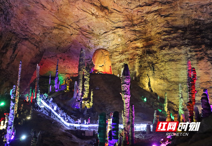 炎夏来临,张家界黄龙洞景区避暑游升温