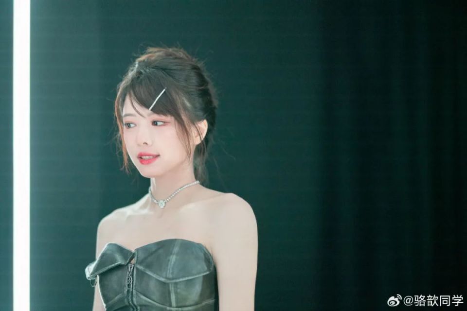 lpl老婆骆歆常规赛收官战必须摆出最帅的pose