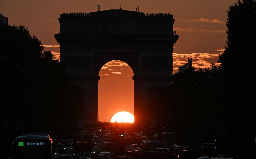 巴黎:日落时分