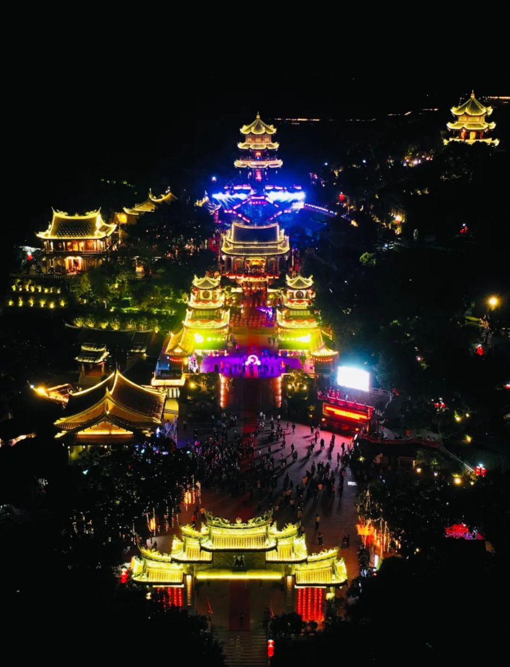 昨夜今晨,湄洲岛沸腾了!_腾讯新闻