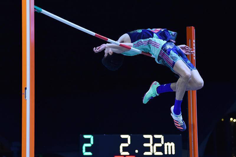 达标布达佩斯世锦赛,王振"跳"出新高度_腾讯新闻