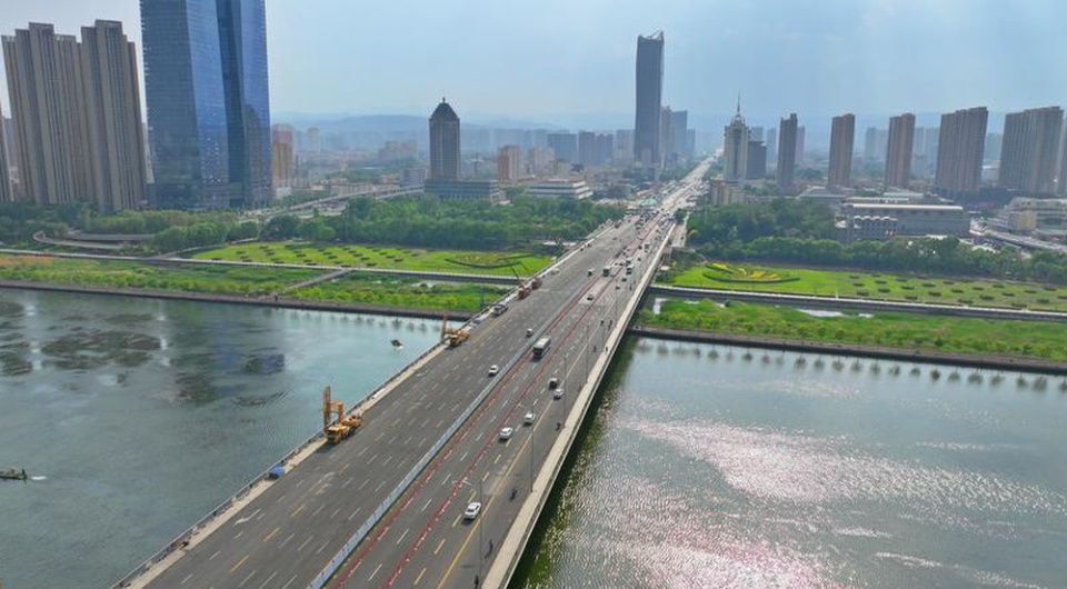 山西省太原市:"三晋第一街"迎泽大街再次迎来提质改造