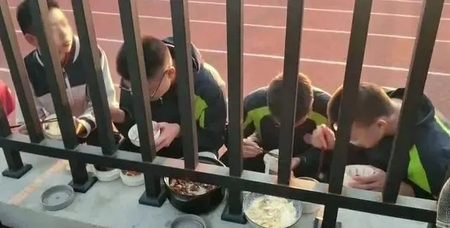 乾县二中的大肉片,咸阳师院的小炒肉,这辈子我都忘不了