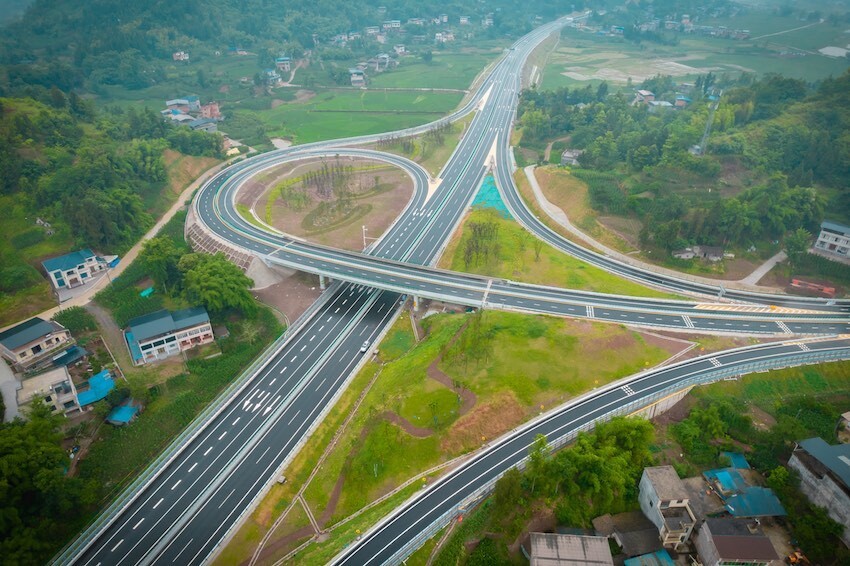 四川:交通建设"开路" 助力"五区共兴"