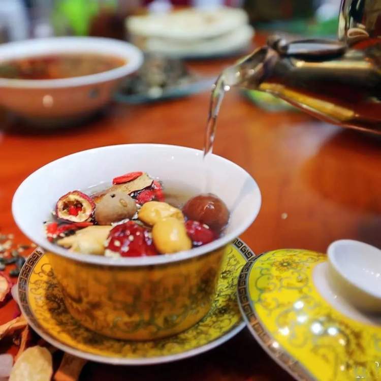牛肉拉面配八宝茶来吴忠感受硬核早茶4月起乘高铁去这还有优惠2023