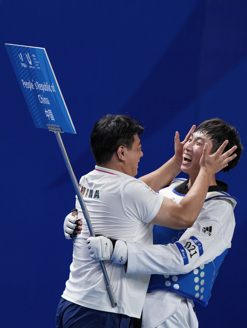 成都大运会跆拳道张凯获男子80公斤级冠军