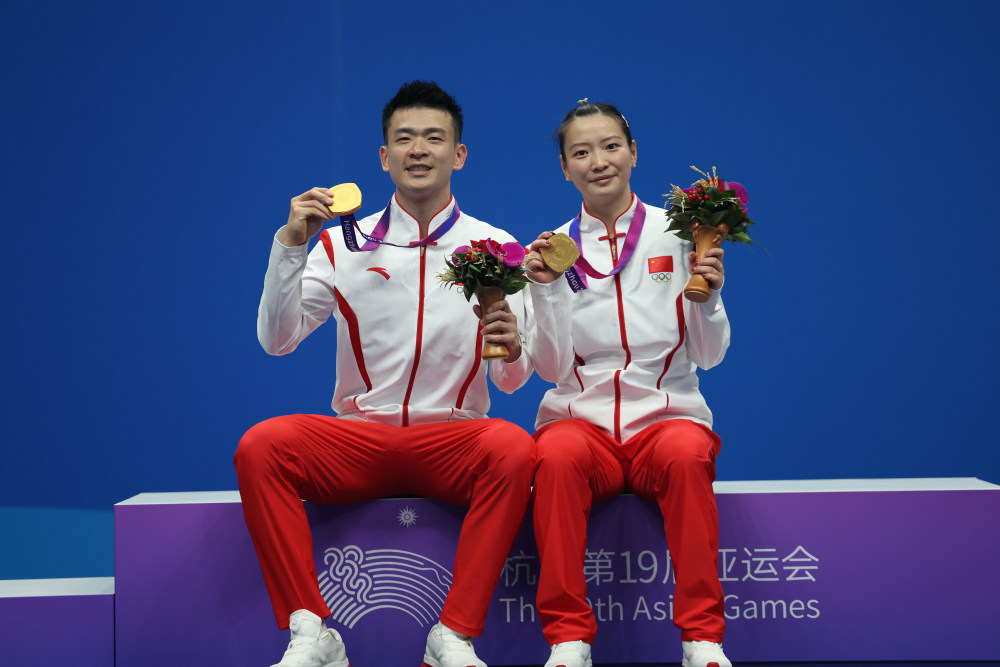 羽毛球——混合双打颁奖仪式举行_腾讯新闻