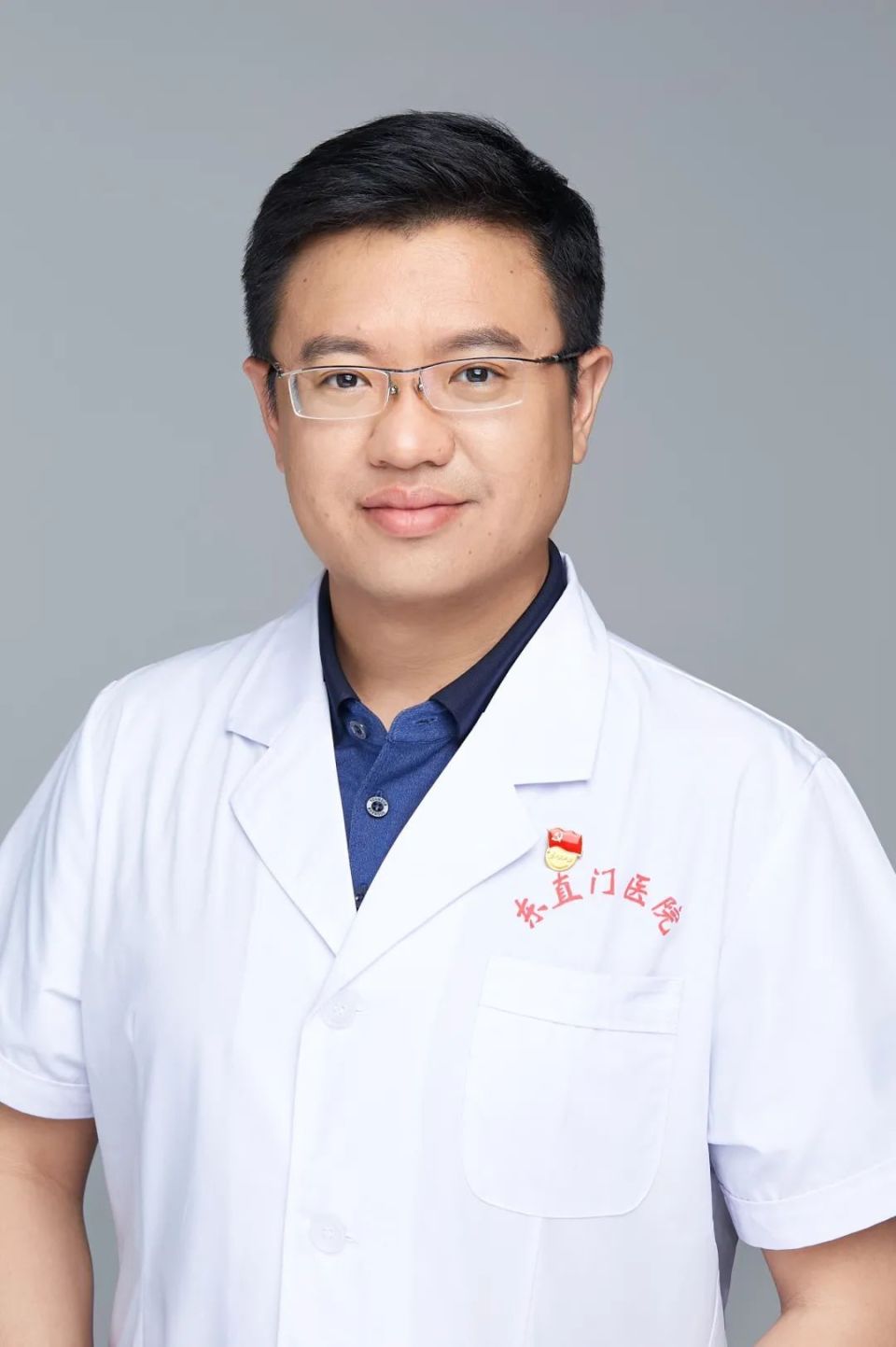 杨济洲  骨伤科二区科主任主任医师副教授,中共党员,博士,中医骨伤