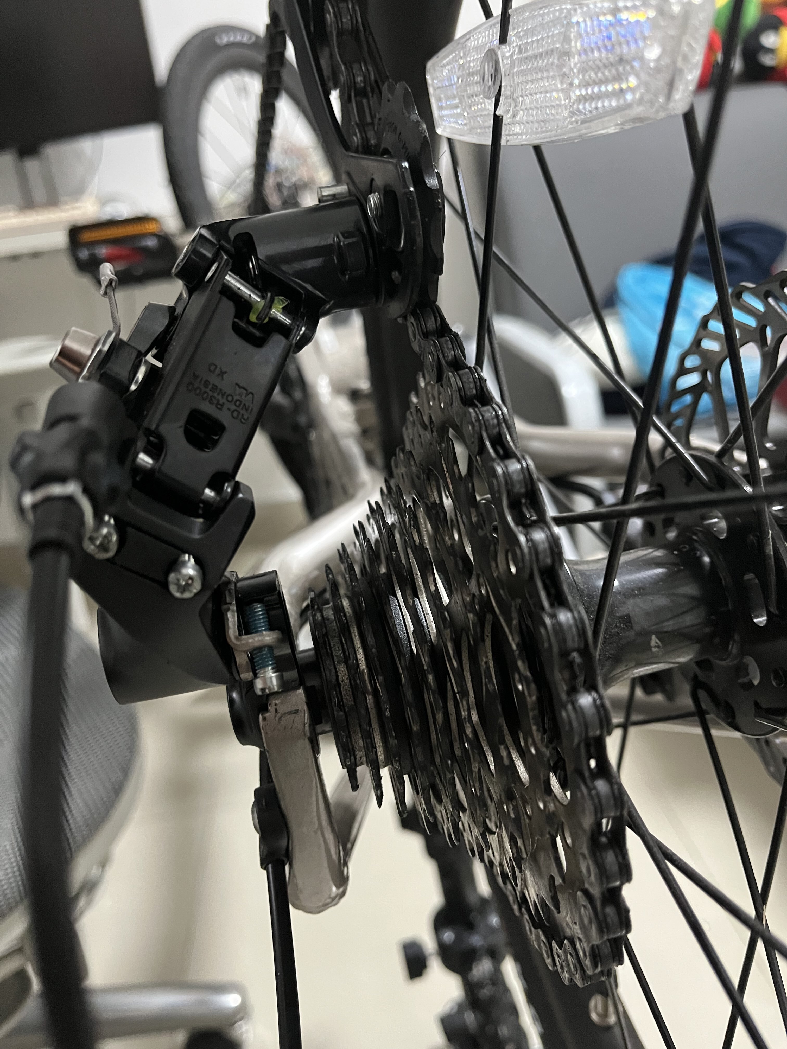 调整变速器后拨