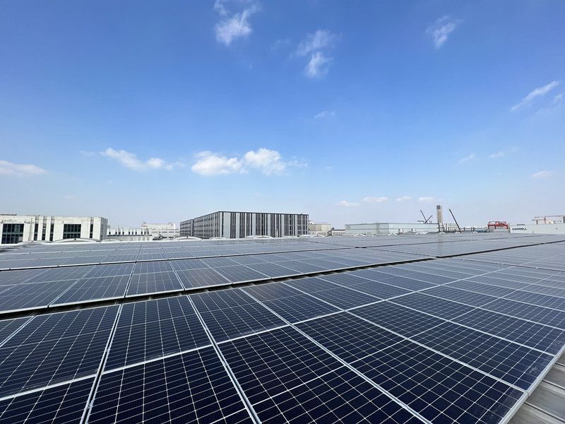 上海临港工商业光伏发电项目正式并网发电